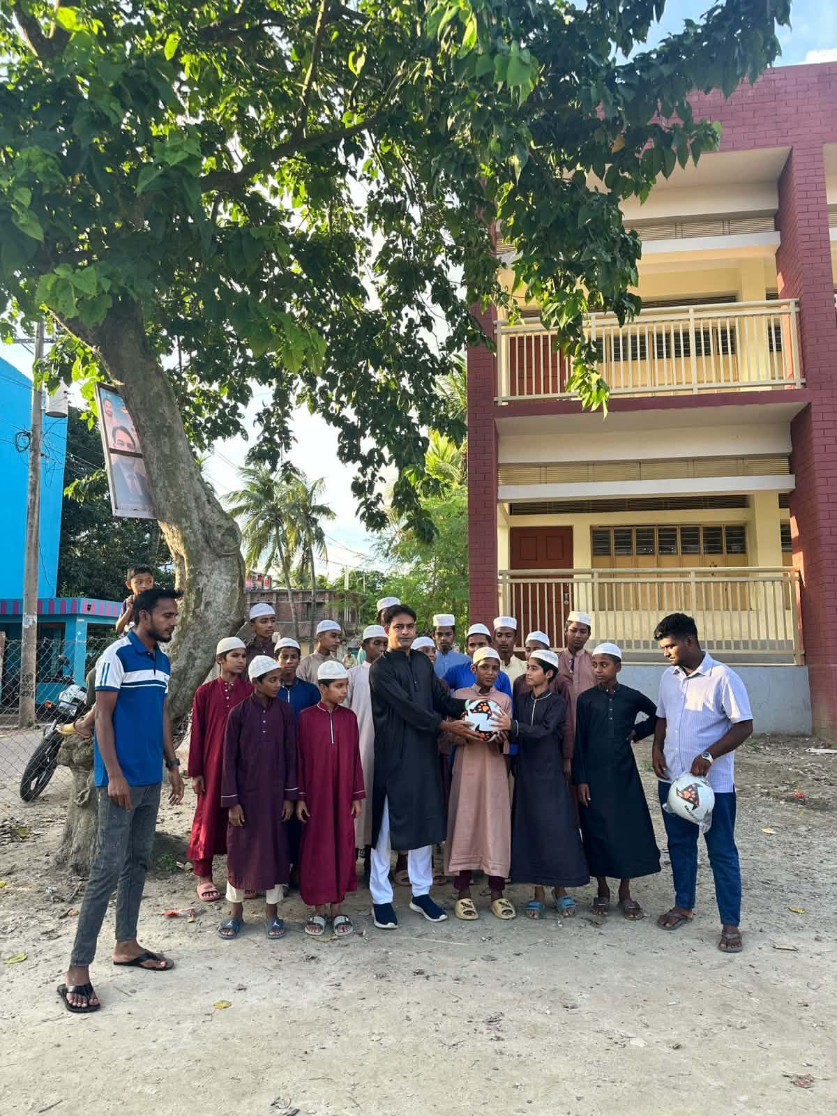মহেশপুর যাদবপুর ইউনিয়নের প্রতিটি মাদ্রাসায় এম জহির রায়হানের ফুটবল উপহার
