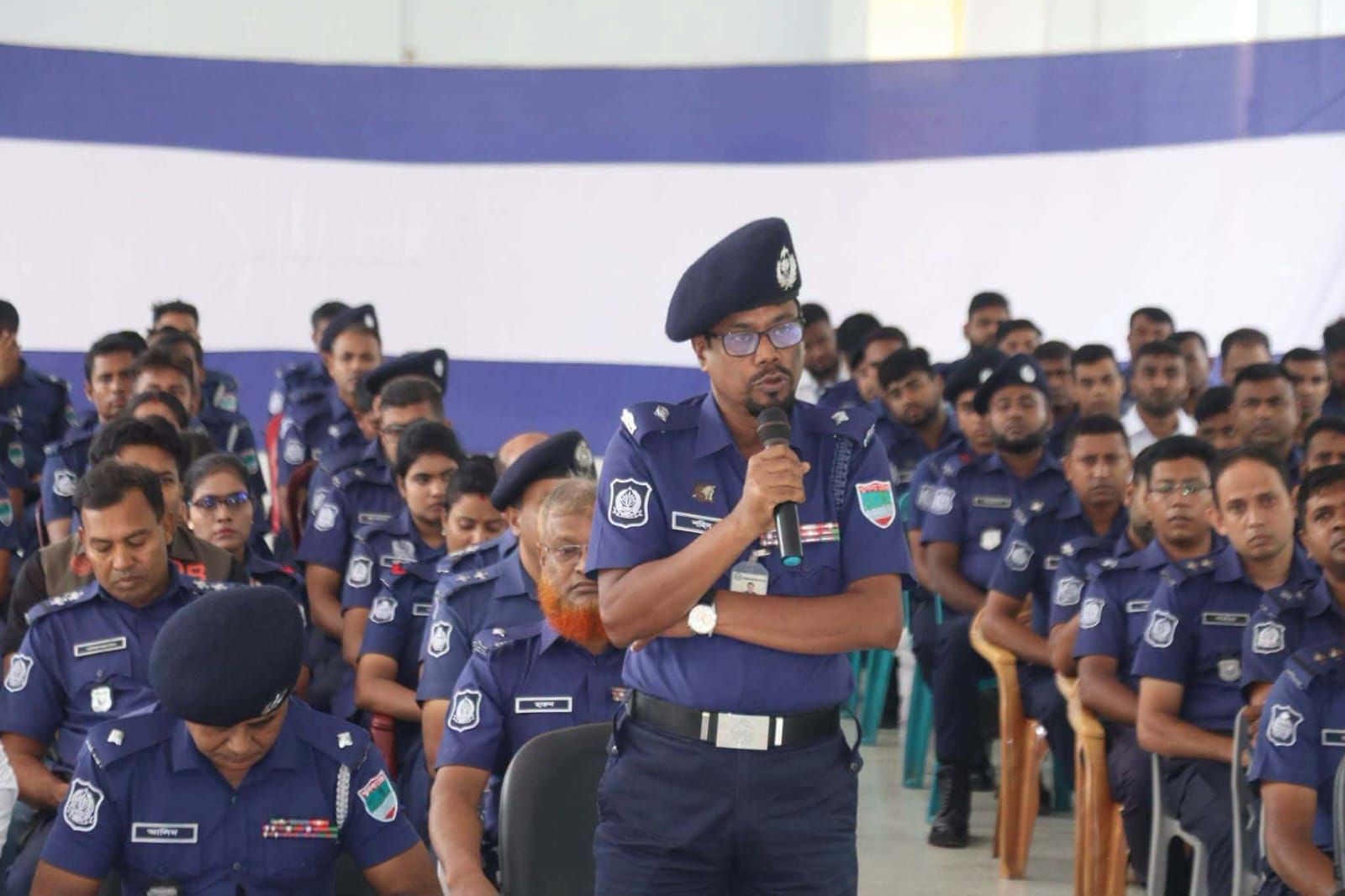 সাতক্ষীরা জেলা পুলিশের মাসিক কল্যাণ সভায় শ্রেষ্ঠ ওসি হলেন শহিদুল ইসলাম
