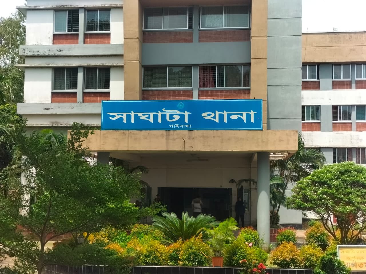 স্বামী বিশ্বকাপ ফাইনাল দেখতে বাইরে যাওয়ার সুযোগে নারীকে ধর্ষণ