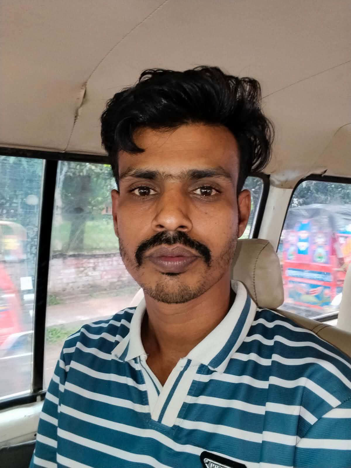 হরিণাকুন্ডুতে ৩০ পিস ইয়াবাসহ মাদক ব্যবসায়ী রিপন গ্রেফতার: ডিবি পুলিশের অভিযান