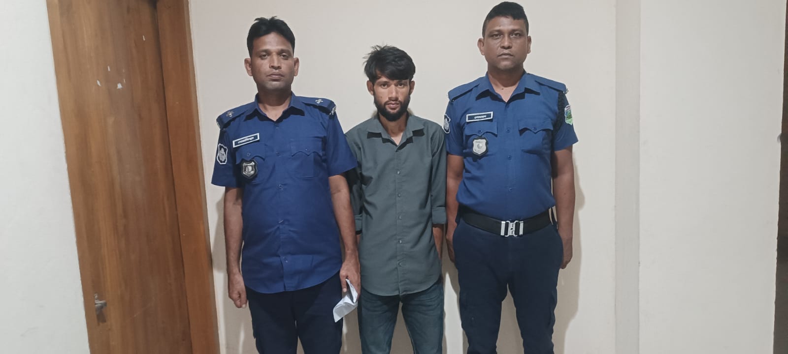 ভাঙ্গুড়ায় ১০০ পিস ইয়াবাসহ মাদক কারবারি গ্রেফতার