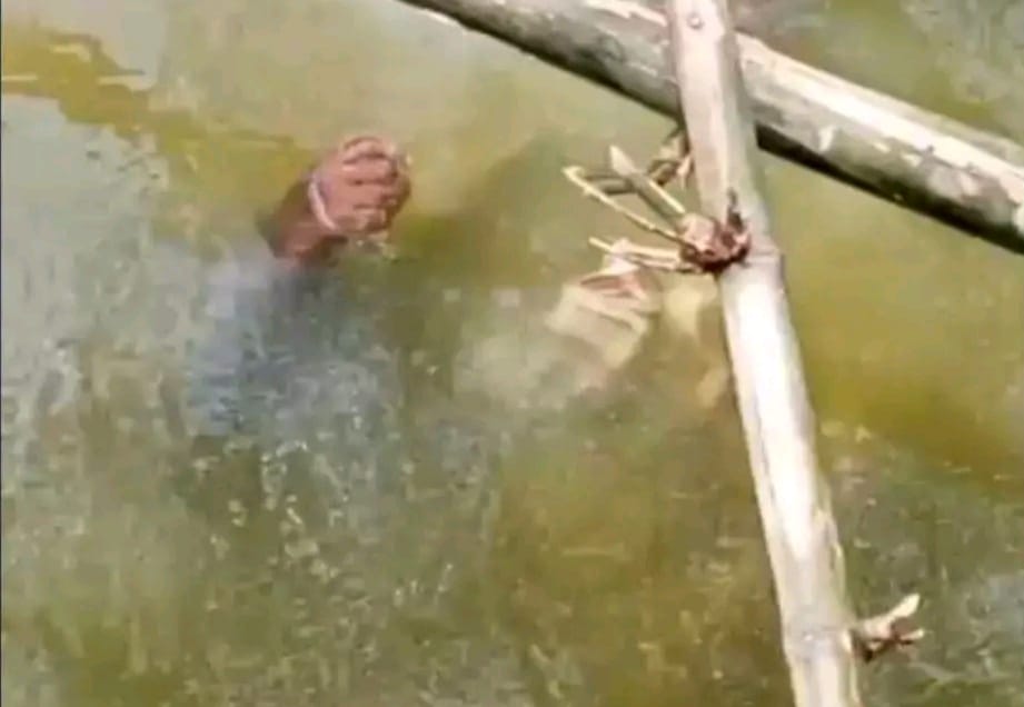 মহেশপুরে খালের পানিতে অজ্ঞাত পরিচয় ব্যক্তির লাশ উদ্ধার: এলাকায় তীব্র চাঞ্চল্য!