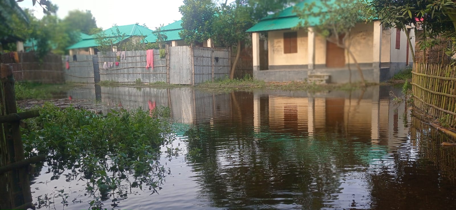 আশ্রয়ন প্রকল্পে জলমগ্ন চরম ভোগান্তি