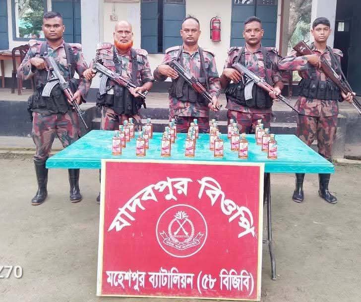 ​মহেশপুর সীমান্তে বিজিবির পৃথক অভিযান: ভারতীয় মদ, সিরাপ ও বিপুল পরিমাণ ওষুধ জব্দ