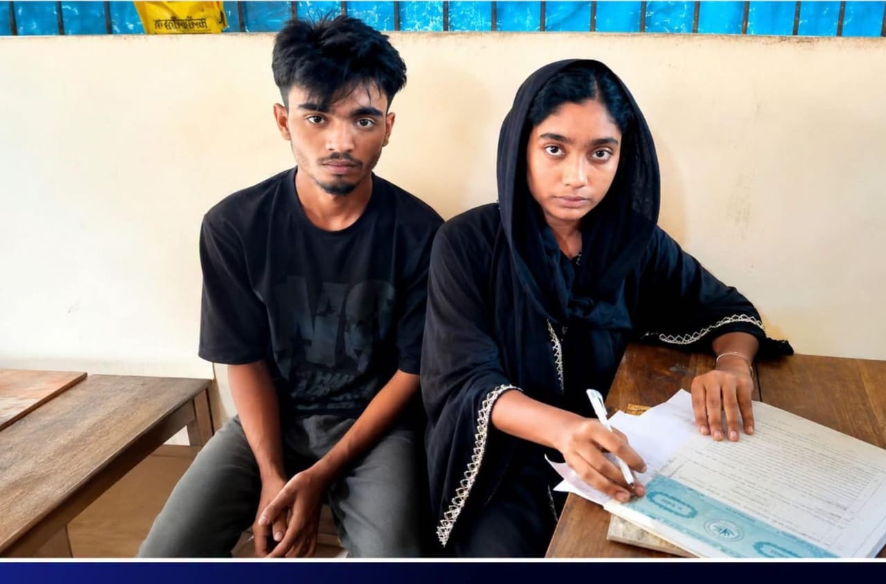 ইন্টার ১ম বর্ষের ছাত্র এবং অনার্স ১ম বর্ষের ছাত্রী কলেজ লিচু বাগানে আটক…তারপর
