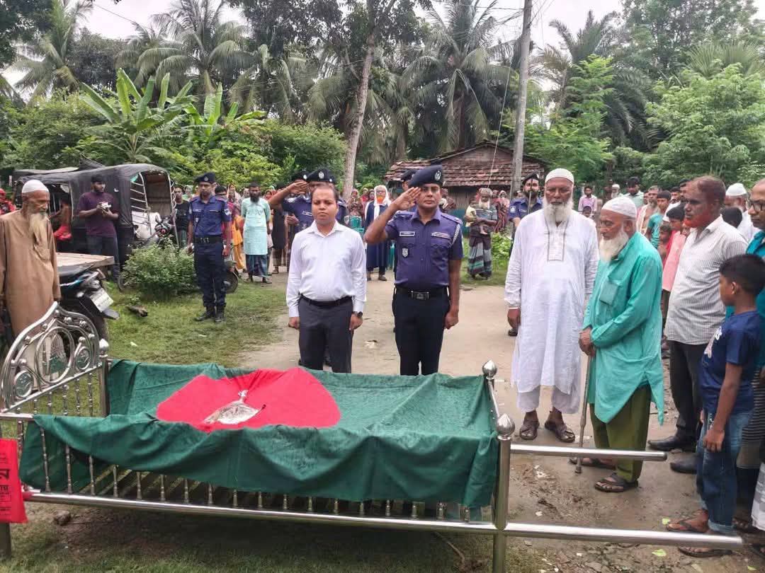 বীর মুক্তিযোদ্ধা নুরুন্নবীর রাষ্ট্রীয় মর্যাদায় দাফন