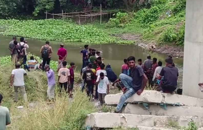 বেগবতী নদীতে মিলল নিখোঁজ ট্রাক হেলপারে ‘র অর্ধগলিত মরদেহ উদ্ধার