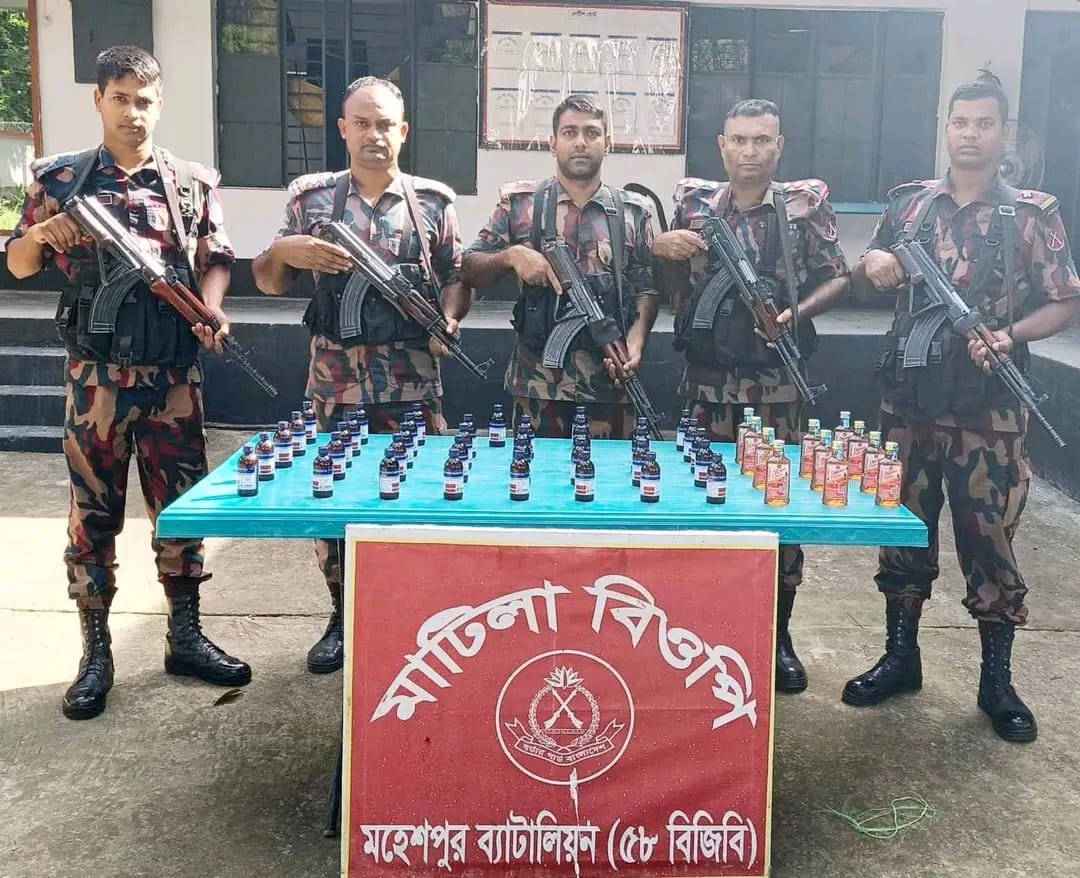 সীমান্তে বিজিবির পৃথক অভিযান: ভারতীয় মদ, সিরাপ ও কীটনাশক উদ্ধার