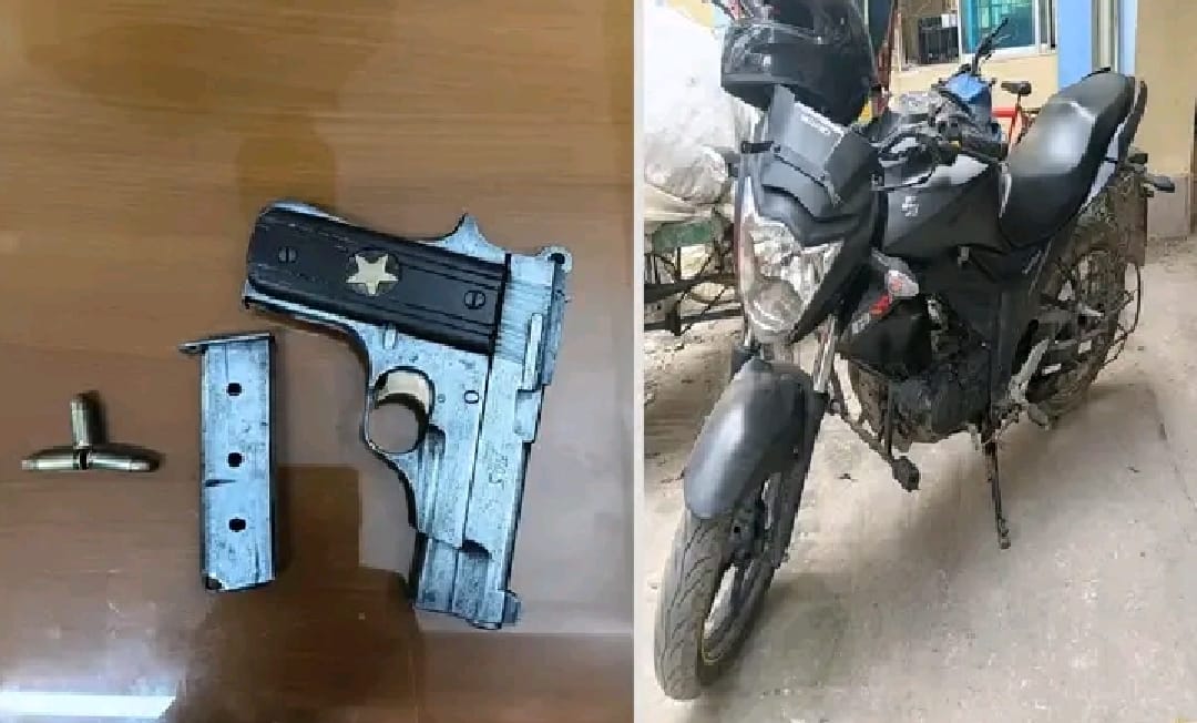 মেডিকেলের সামনে অস্ত্র-গুলিসহ সন্ত্রাসী গ্রেপ্তার