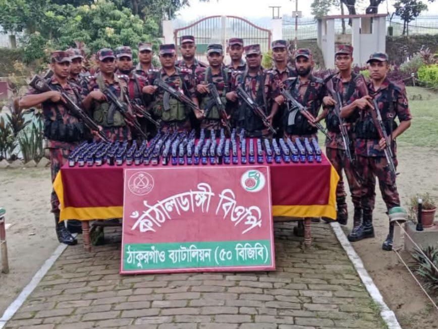 সীমান্তে মাদকবিরোধী অভিযানে ৩৯৭ বোতল ফেন্সিডিল ও সিরাপ উদ্ধার
