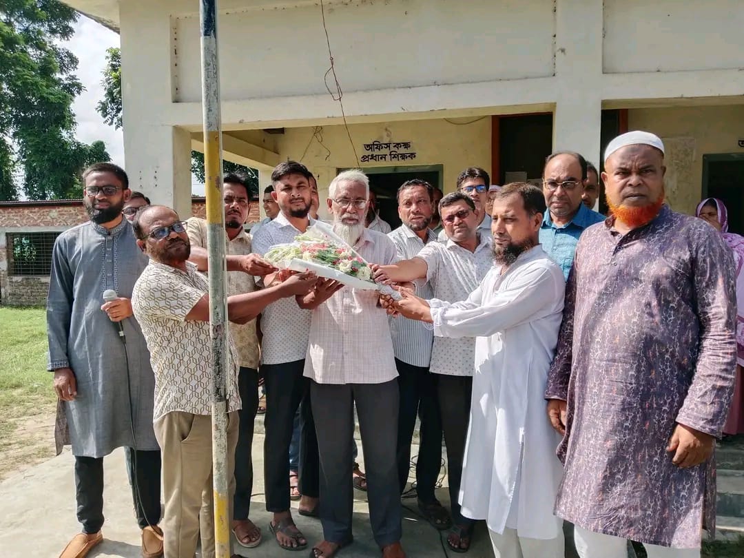 খালিশপুর মাধ্যমিক বিদ্যালয়ের নবগঠিত কমিটির ফুলেল শুভেচ্ছা