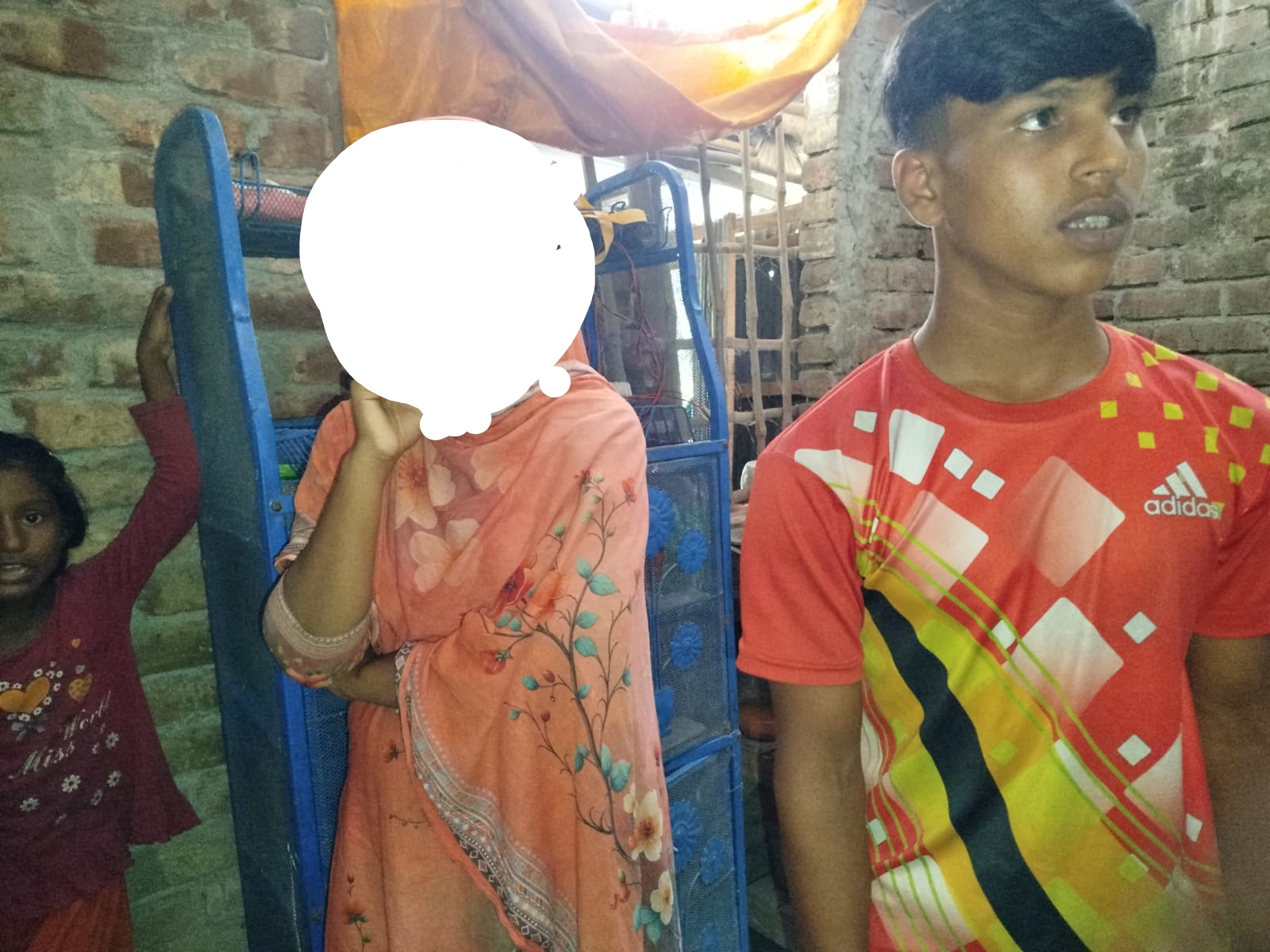 কালীগঞ্জে টিকটক প্রেমের টান: ডেকে নিয়ে তরুণকে মারধর