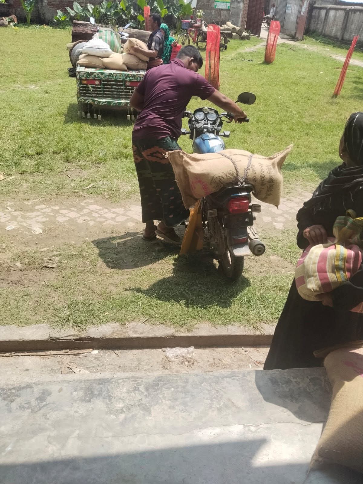 স্ত্রীর নামে ভিজিডি কার্ড, মোটরসাইকেলে গেলেন স্বামী
