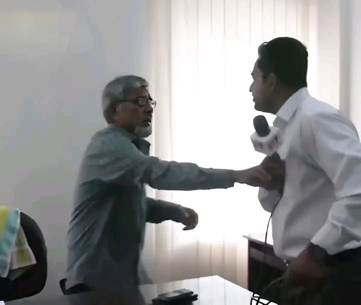সাংবাদিককে দায়িত্ব পালনে বাধা,নির্বাহী প্রকৌশলীর ক্ষোভ