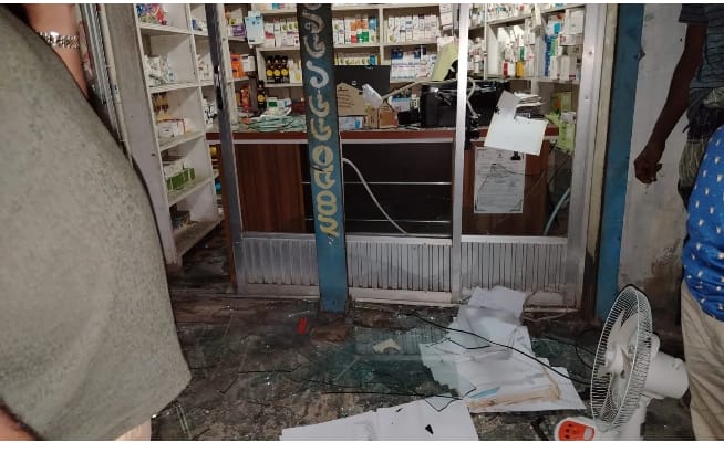 ফার্মেসিতে চাঁদা না পেয়ে হামলা ও লুটপাট