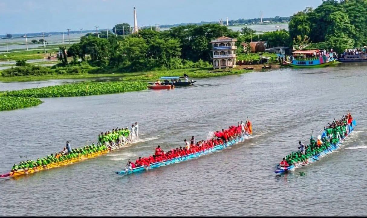 তিতাস নদীতে তিন বছর পর জমজমাট নৌকা বাইচ অনুষ্ঠিত