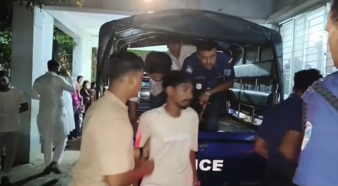 কুমিল্লায় ১৮ থানায় একযোগে পুলিশের অভিযান, আটক ৫১৯ জন